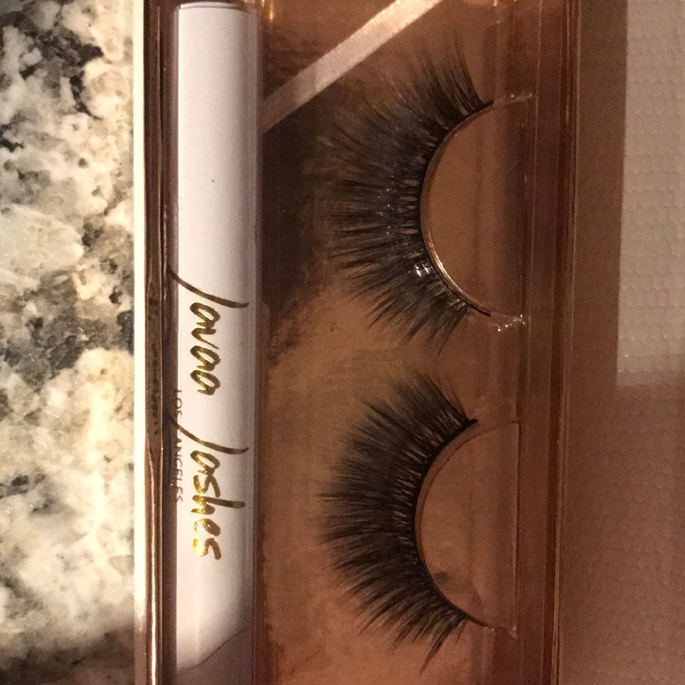 Lava lashes - Picture 3 of 3